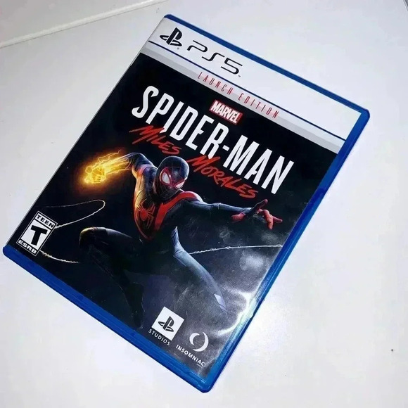 Pre-owned PS5 LAUNCH EDITION MARVEL SPIDER-MAN VIDEO GAME - Picture 3 of 6